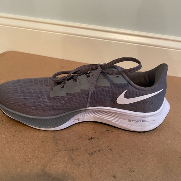 Running shoes - Picture 5 of 5